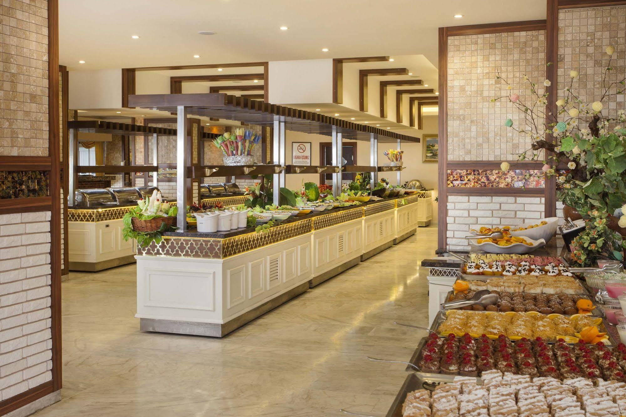 Kleopatra Beach Hotel Alanya Bagian luar foto